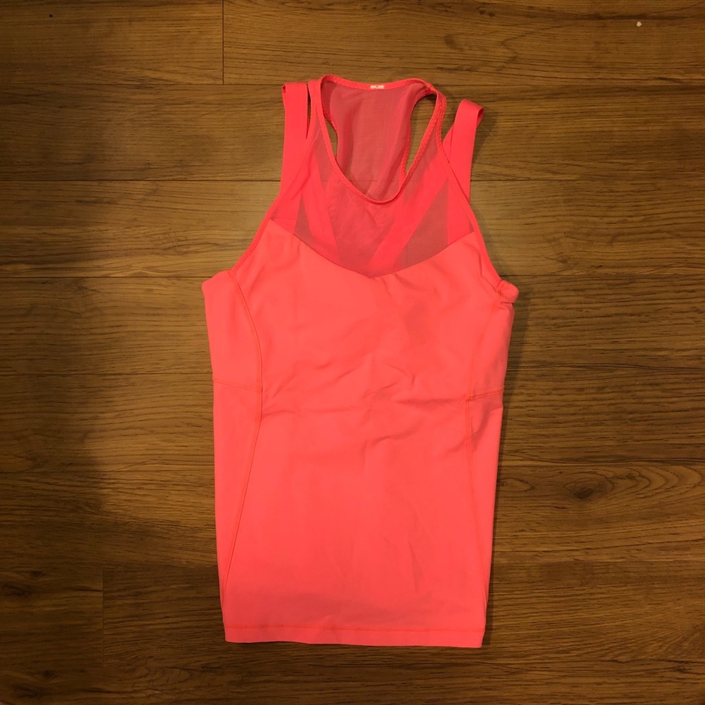 NWOT Size 6 Lululemon Running In The City Tank